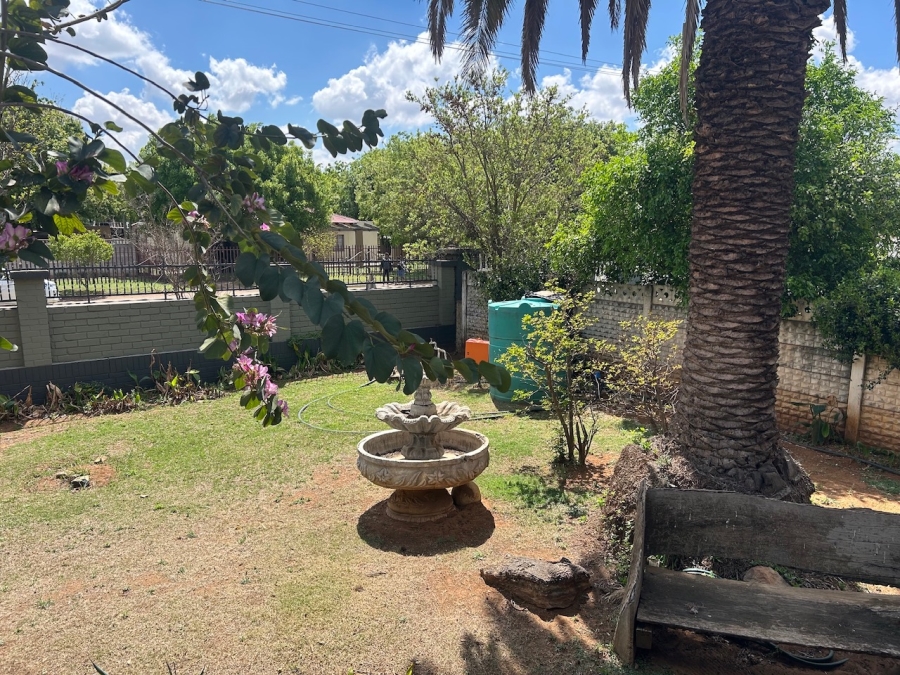 4 Bedroom Property for Sale in Viljoenskroon Free State
